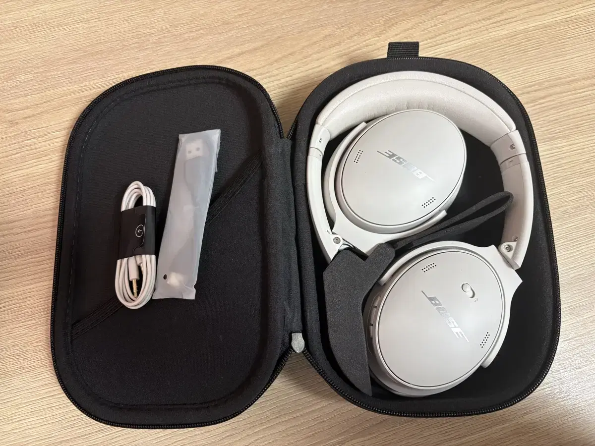 Bose QC45 화이트 풀박