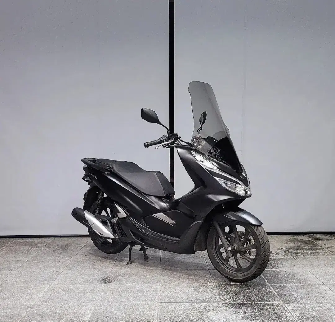 PCX 125 20년식 블랙바디 올순정 2만 실키로수 최저가