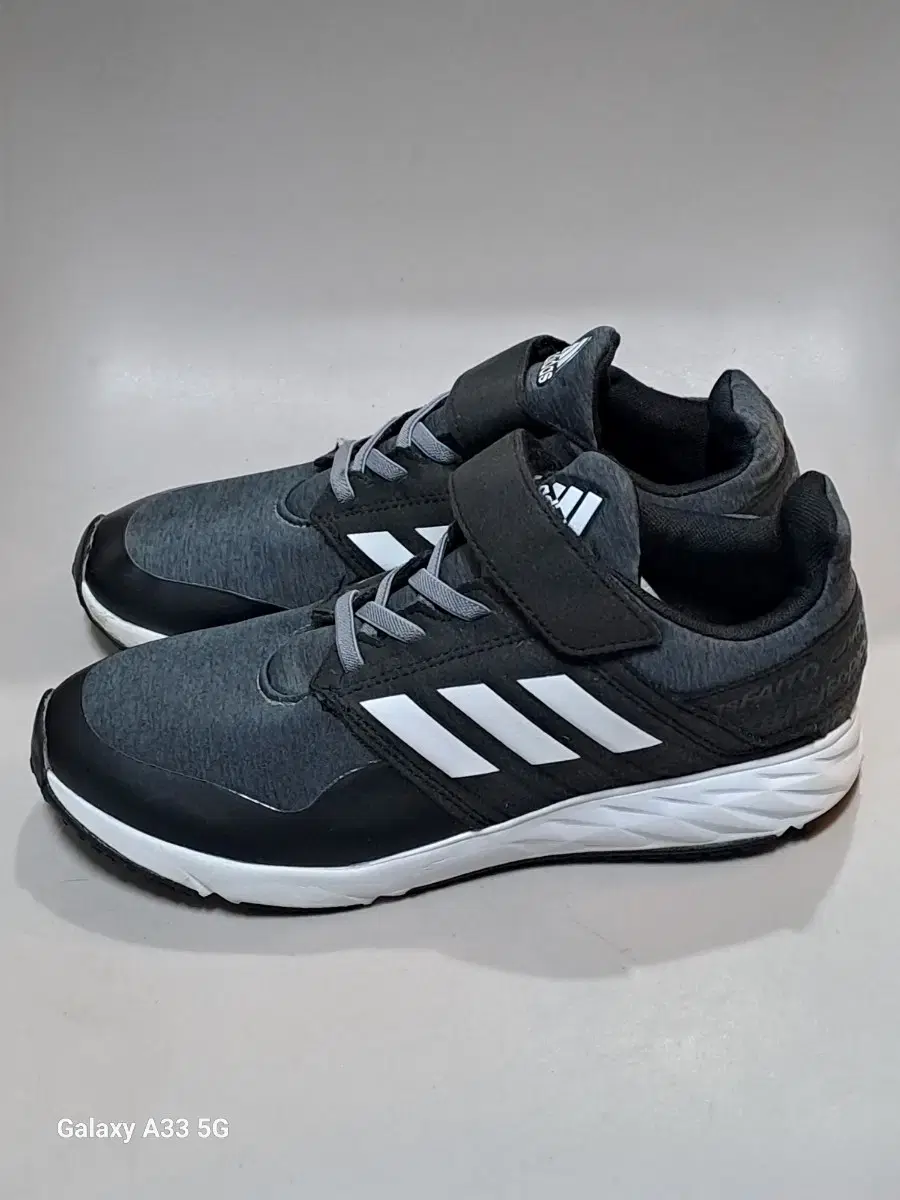 Adidas Kids' PORTAFATO EL K Black EE7309 230