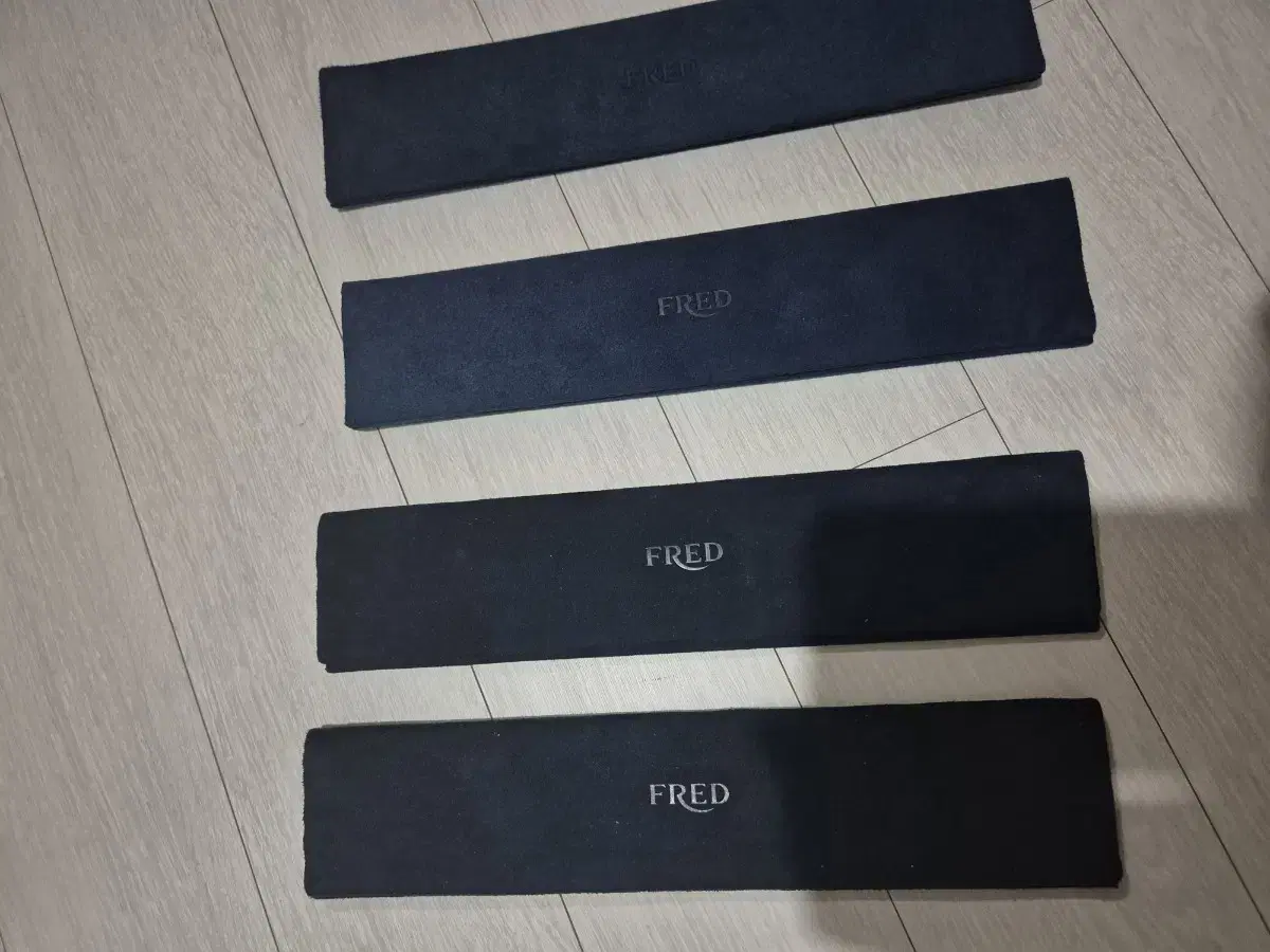 Fred bracelet genuine case (genuine)