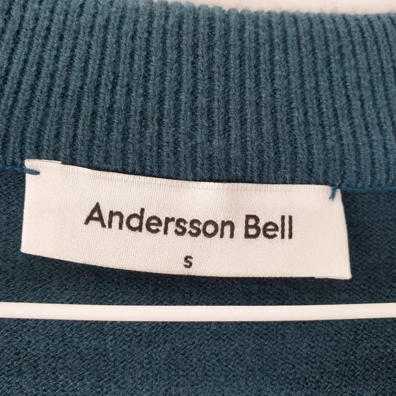 E9354 ANDERSSON BELL 여S 무지 브이넥 니트/더크