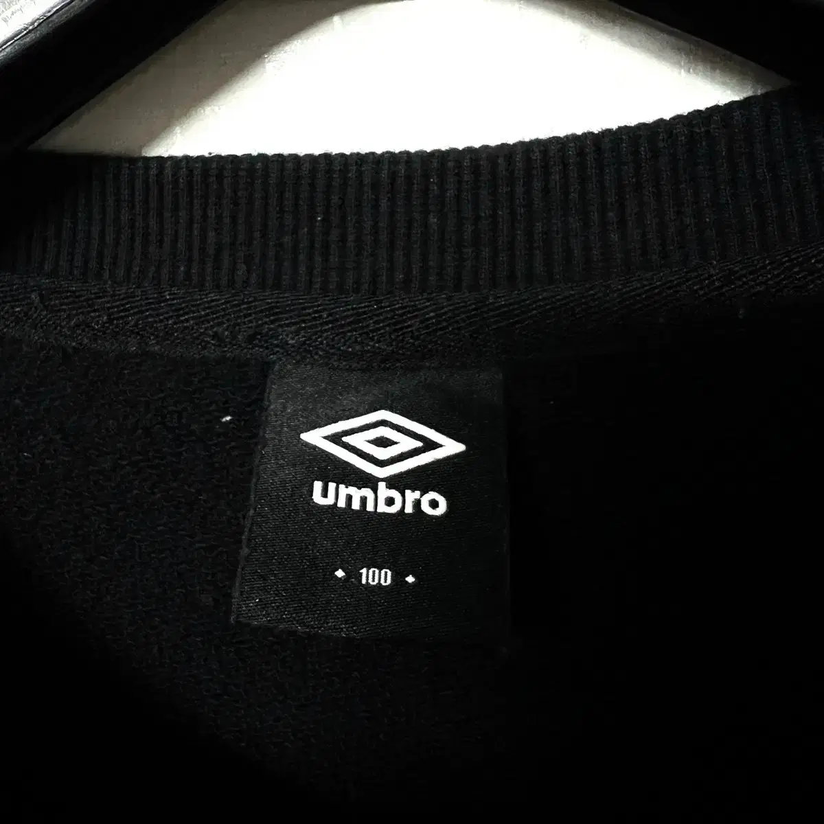 [L,100]엄브로 빅로고 맨투맨 umbro