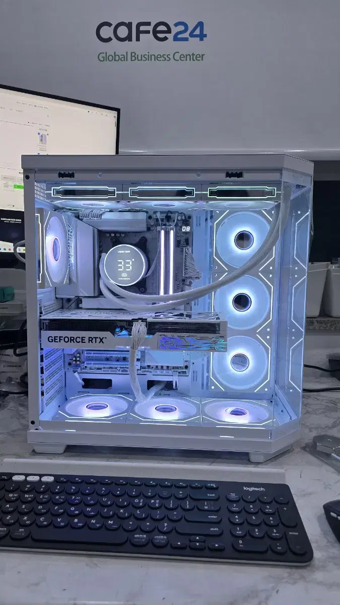 9800x3d,갤럭시rtx5080 화이트 튜닝pc팝니다