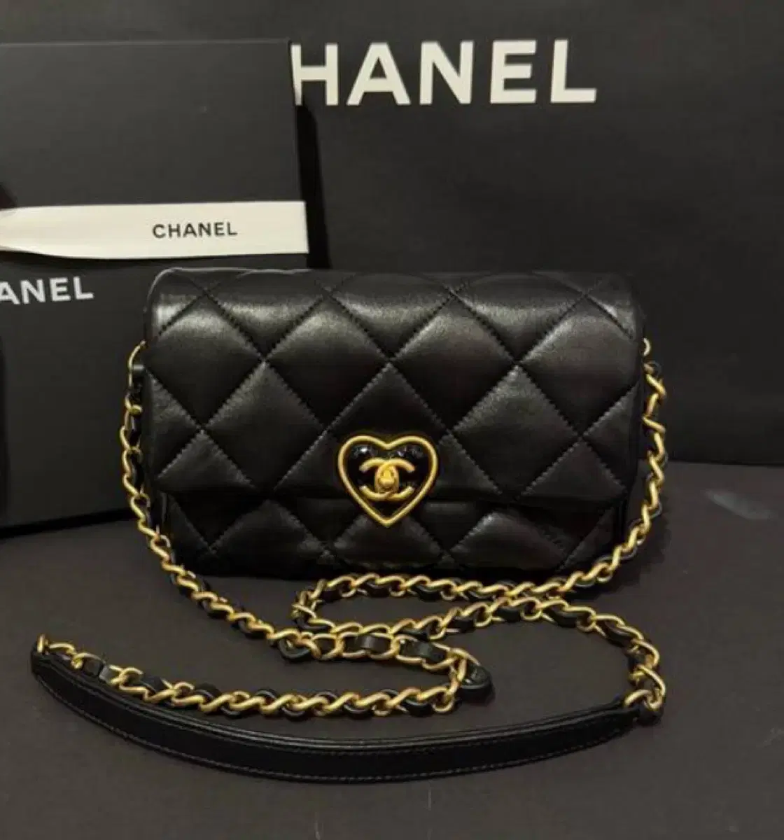 Chanel 샤넬 히트 턴락 플랩