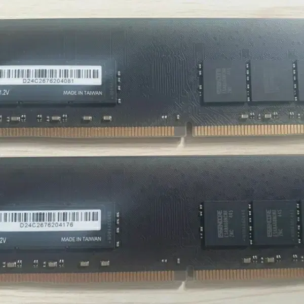 에센코어KLEVV DDR4 3200 16GB 램메모리카드2개