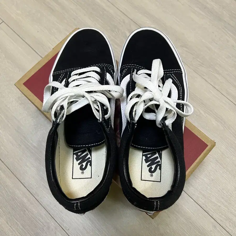 VANS 올드스쿨 22.5 (1회 실내착용)