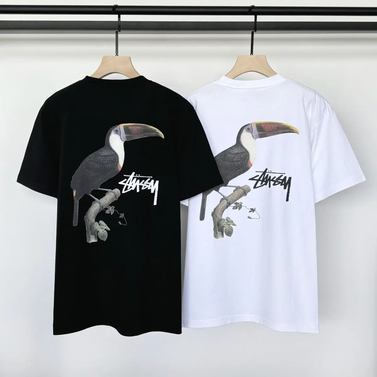 Stussy  스투시 투칸 티셔츠 블랙 화이트