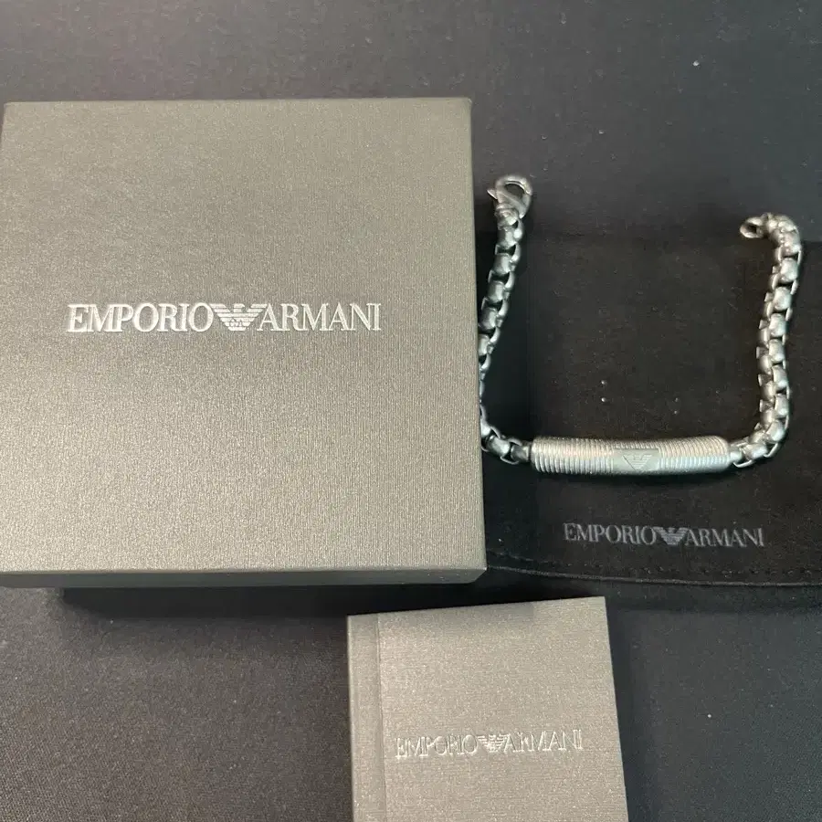 Emporio Armani 팔찌팝니다