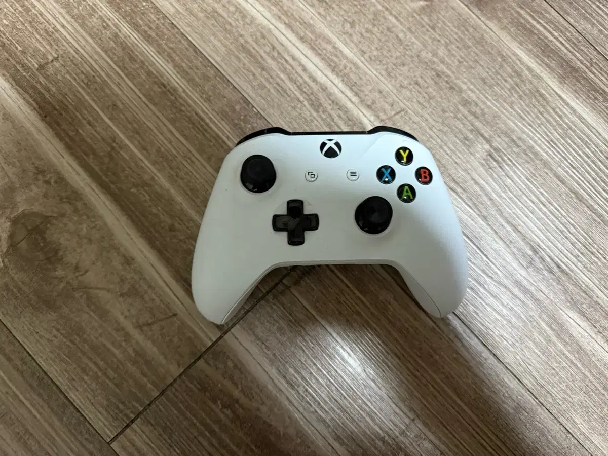 Xbox 무선 컨트롤러 화이트