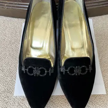 새상품급 페라가모 7D 백스킨