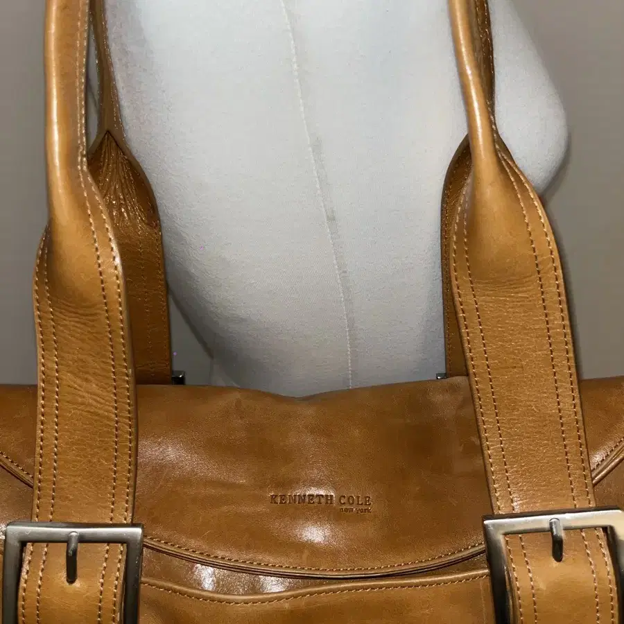 Kenneth cole Caramel Baguette Bag