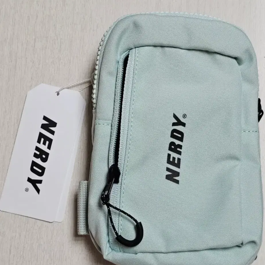 NERDY MINI SLING BAG 널디 미니 스퀘어 슬링백 민트컬러