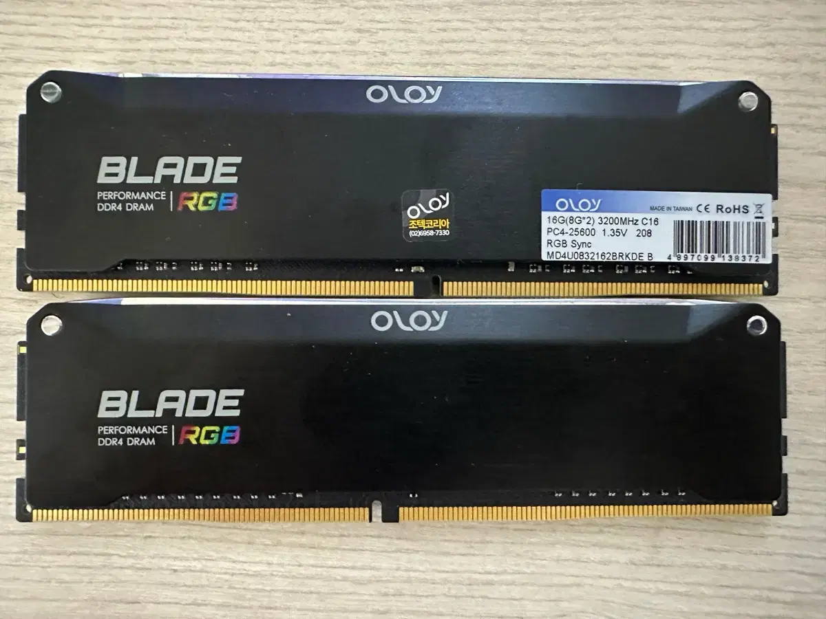 OLOy 8gb ddr4 3200Mhz 램 2매