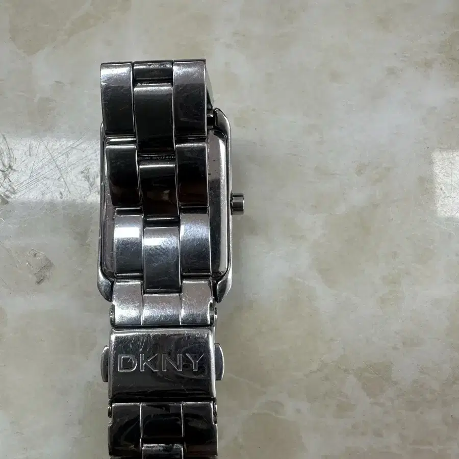 DKNY 정품 여성용 시계 (모델명: NI3516M) 판매 합니다