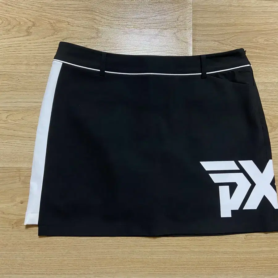 PXG 먀장정품 스커트 M사이즈