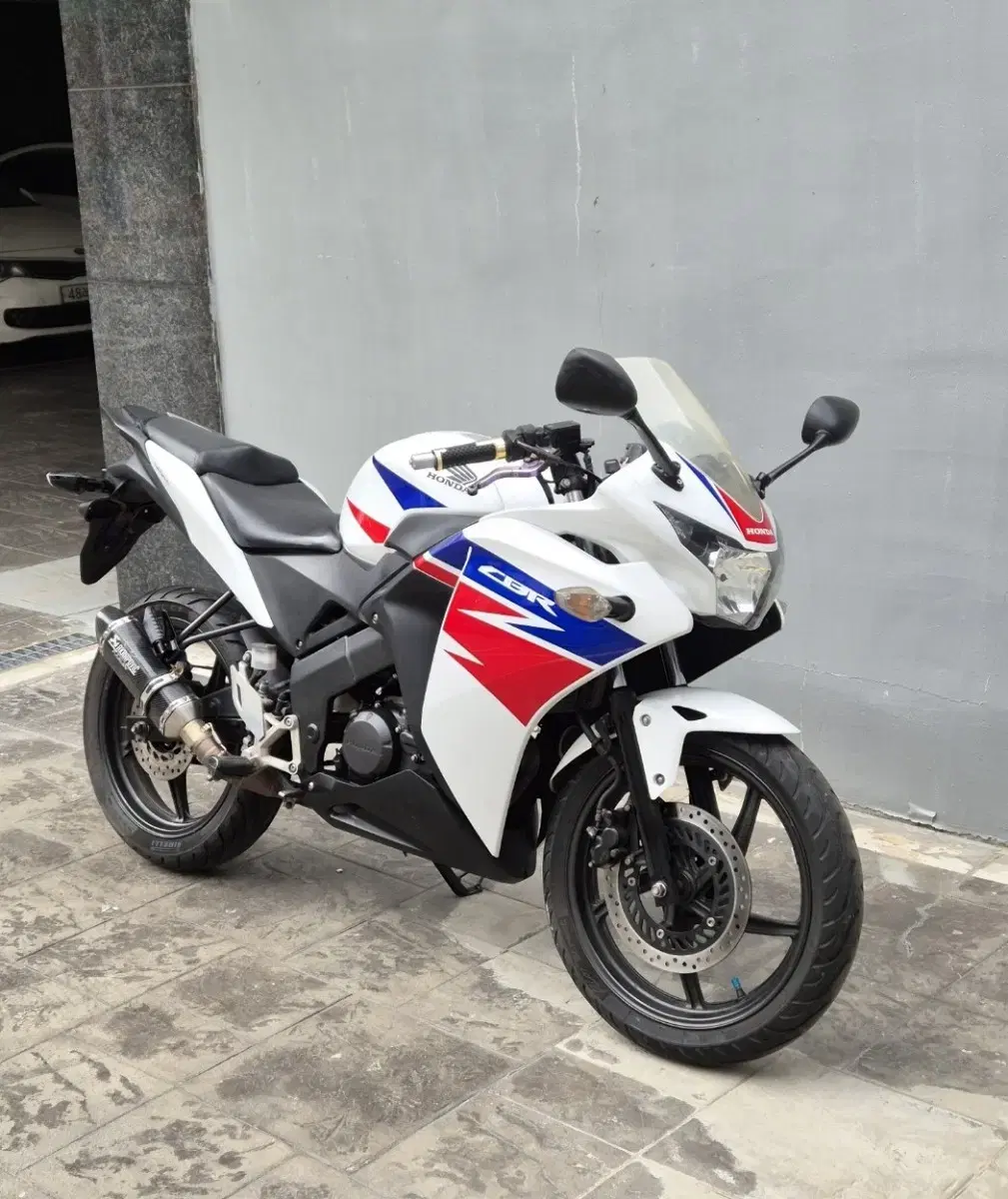 2014년식 cbr125 건담컬러 판매합니다.