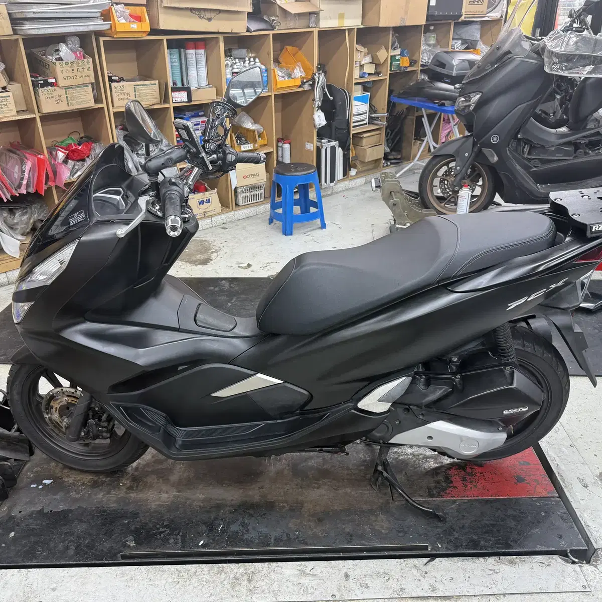 20년식 PCX125 (53,749Km) 블랙 판매 (기본배달세팅 완료)