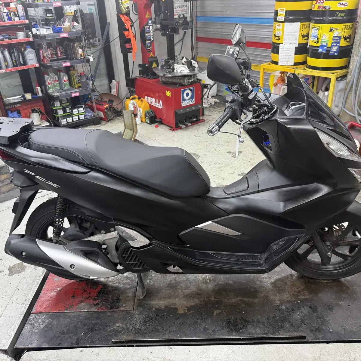 20년식 PCX125 (53,749Km) 블랙 판매 (기본배달세팅 완료)