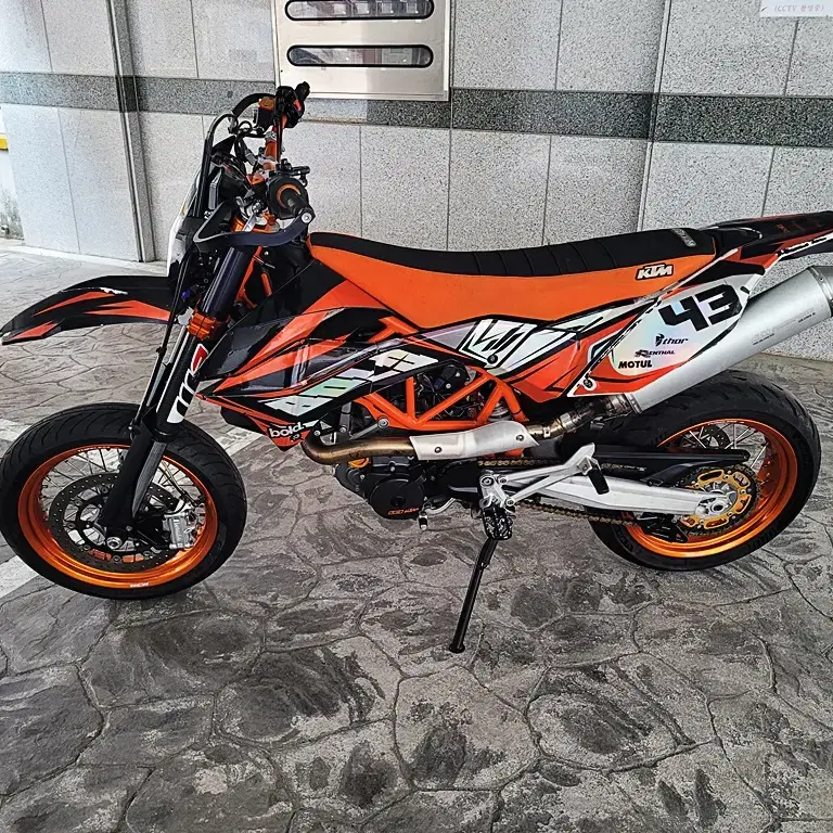 슈퍼모타드 KTM 690 SMC R 판매합니다.2013년/11,564km