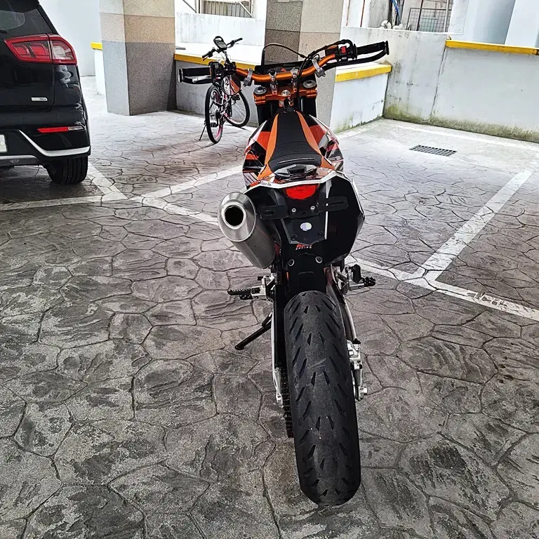 슈퍼모타드 KTM 690 SMC R 판매합니다.2013년/11,564km