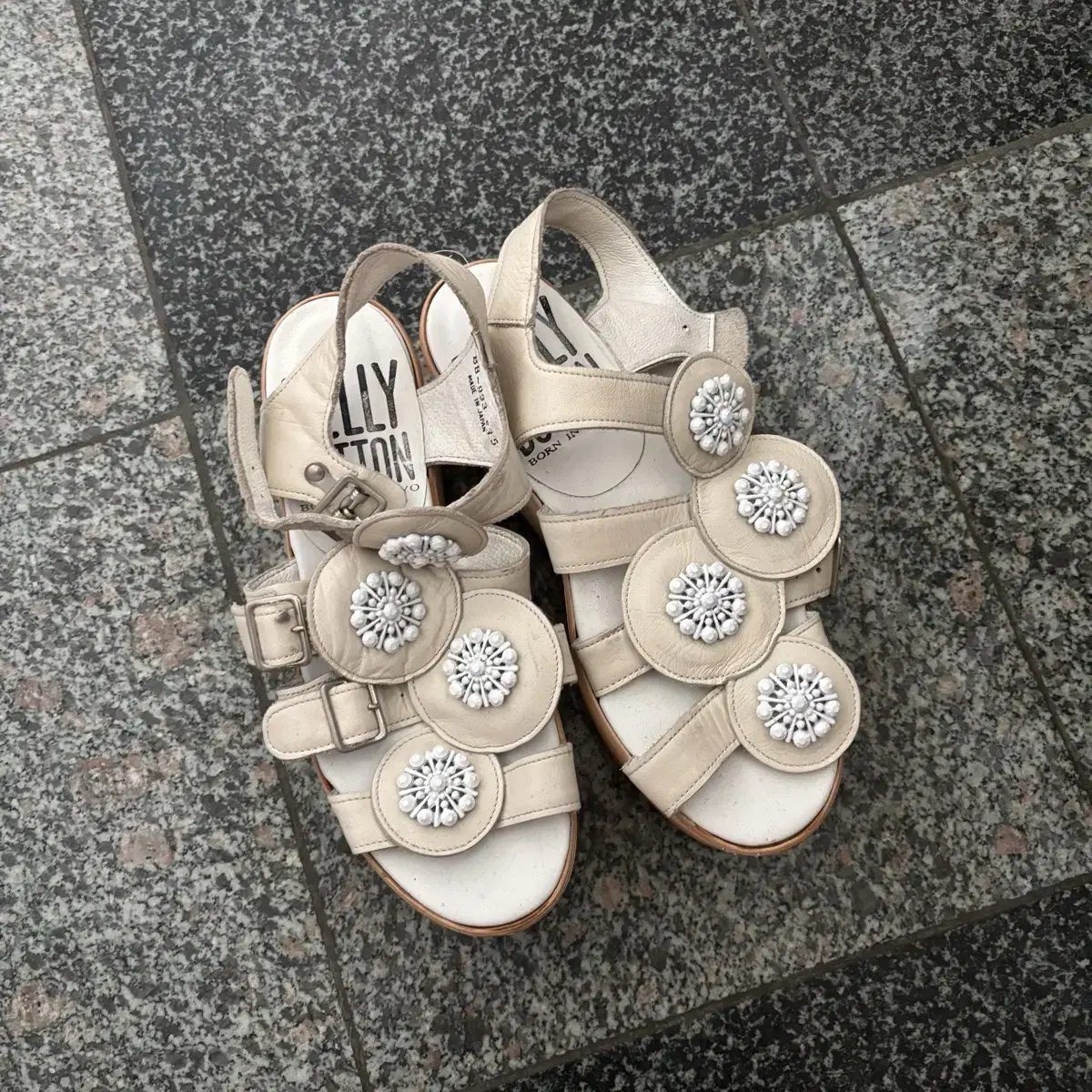 Tokyo Bopper Belle Button Sandals