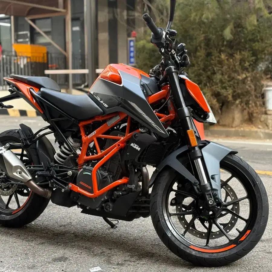 KTM 듀크390 23년식 짧은 키로수 저렴하게 판매합니다