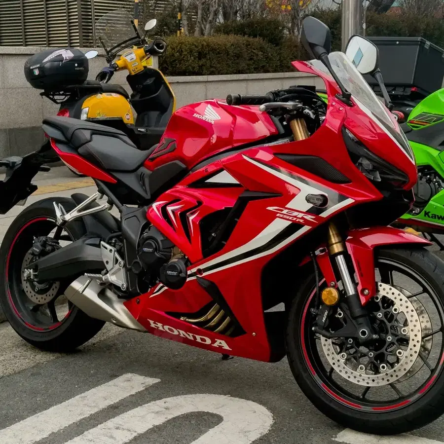 Cbr650r 1만키로 미만 무사고 무꿍 신차급 판매