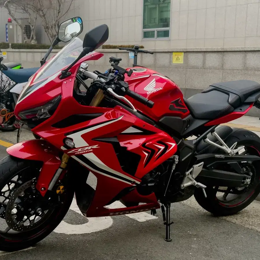 Cbr650r 1만키로 미만 무사고 무꿍 신차급 판매