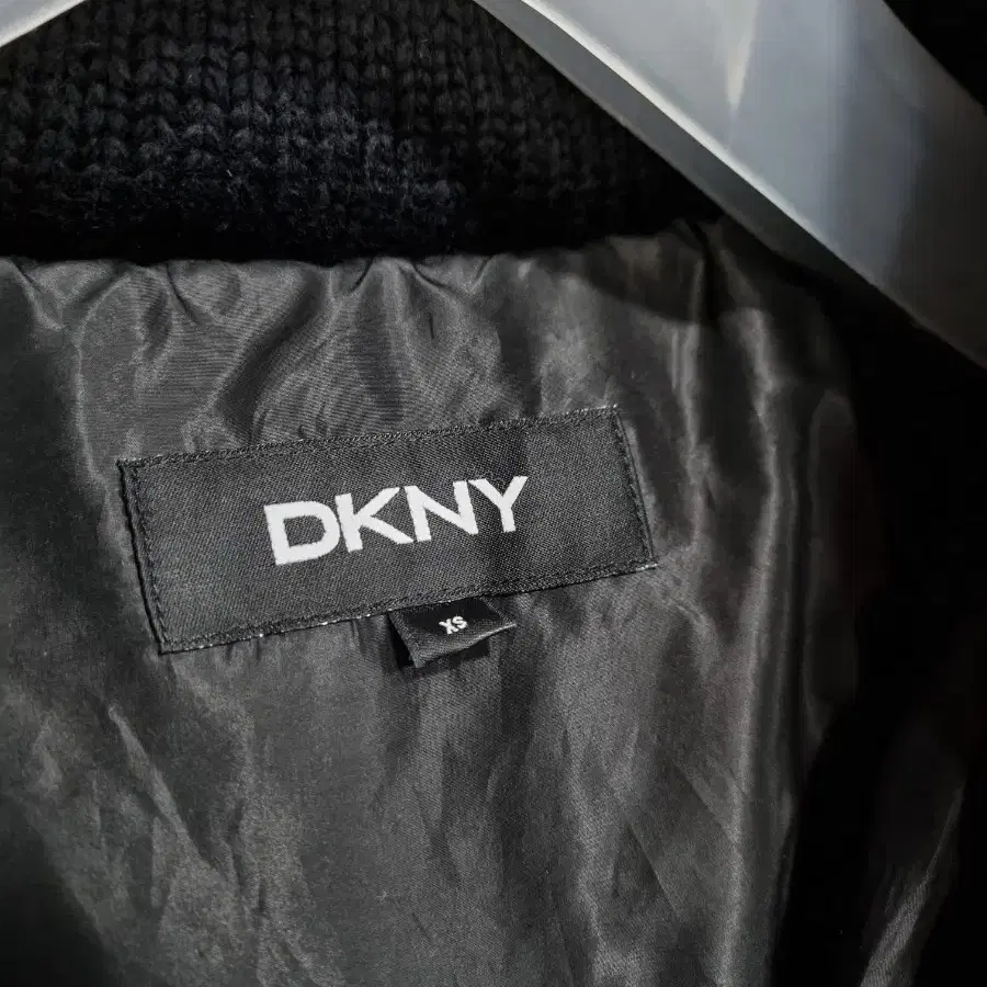 여성 XS DKNY 한섬 구스다운 캐시미어 울 혼방 니트 숏패딩 자켓