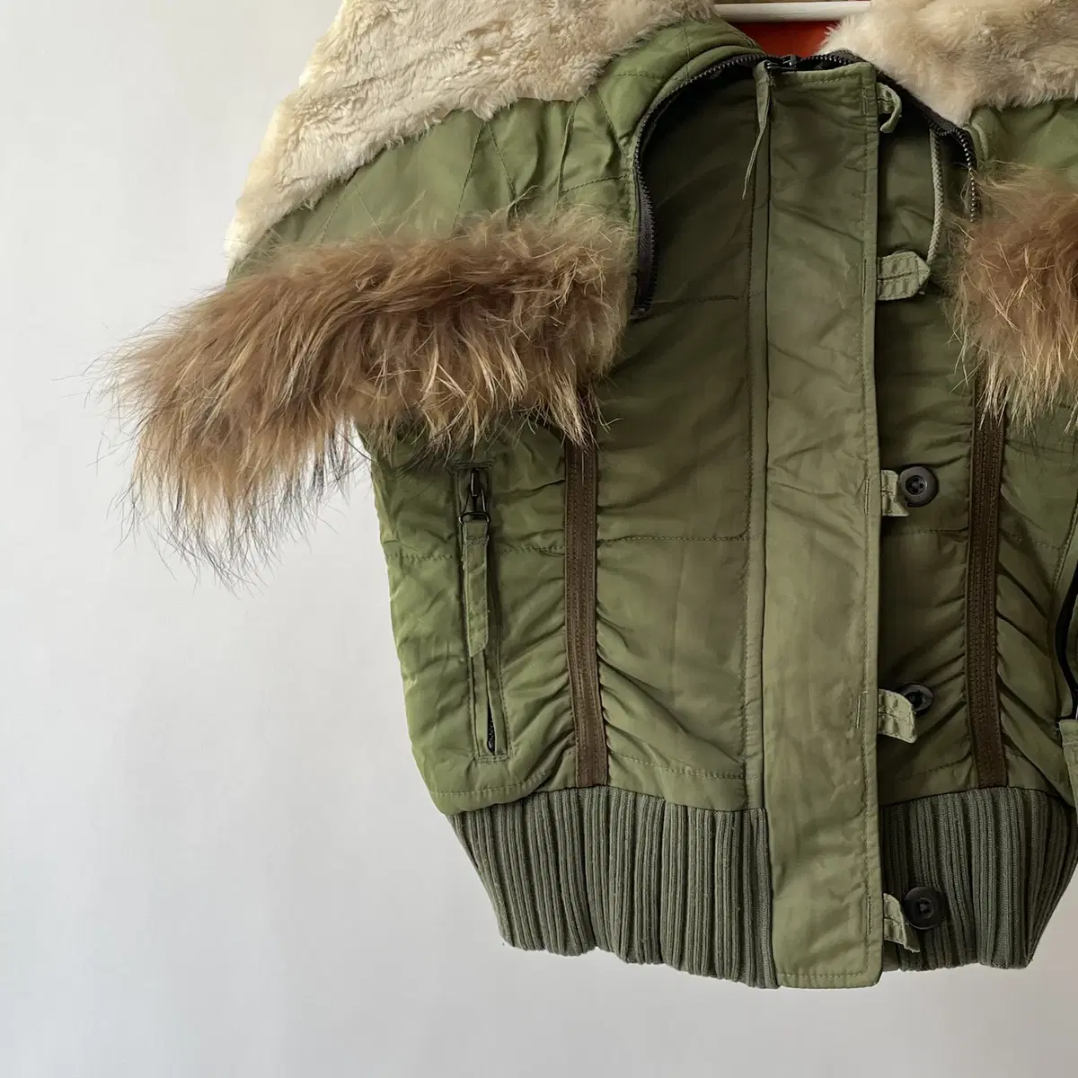 AVIREX N2B Flight vest ( raccoon fur )