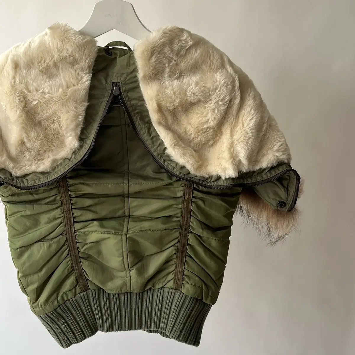 AVIREX N2B Flight vest ( raccoon fur )