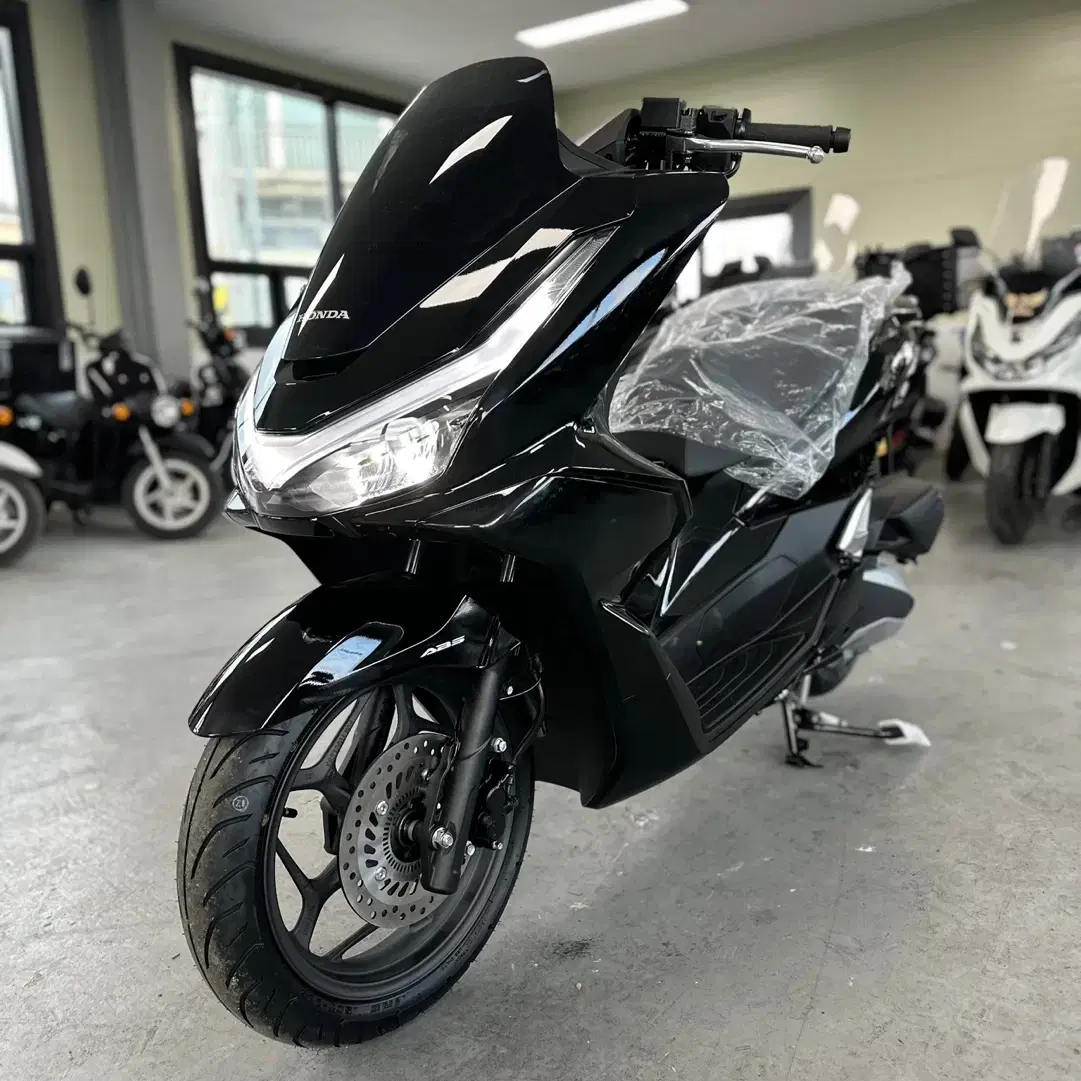 25년식 혼다 PCX125 ABS 신차 미주행미등록차량 판매합니다.