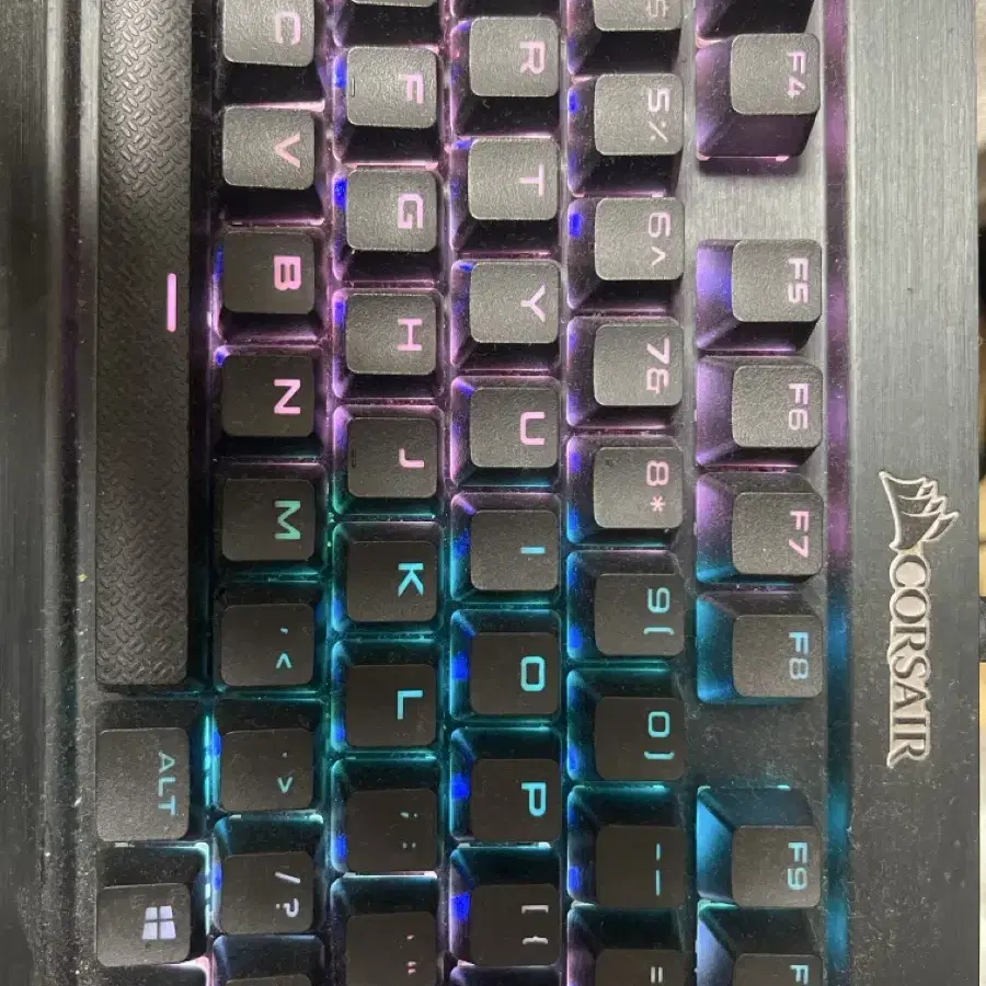 K70 lux rgb 적축 판매합니다