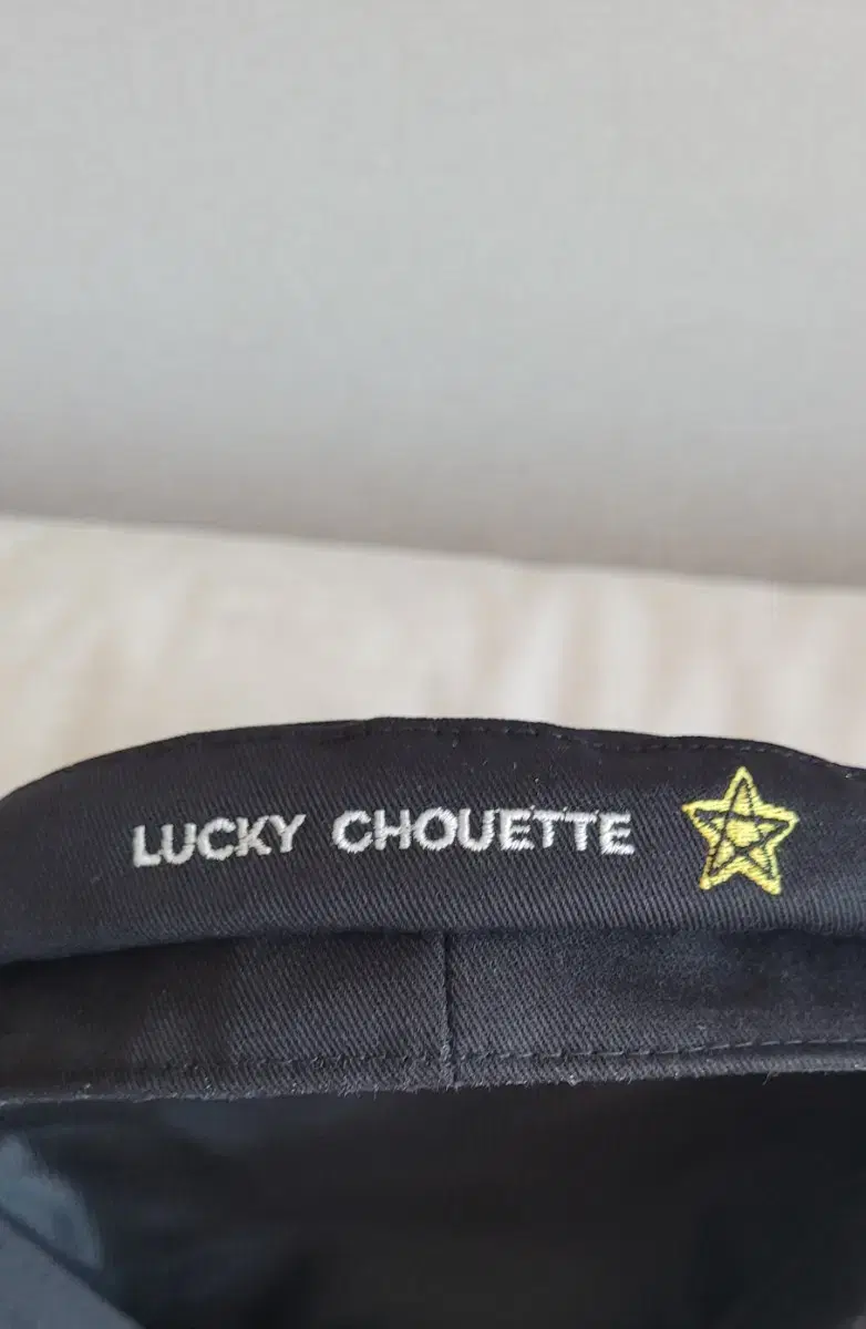 정품새상품 럭키슈에뜨 lucky chouette 모자