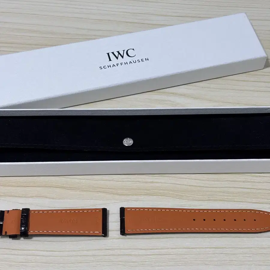 IWC 가죽스트랩+러버스트랩 정품 디버클 포함 일괄 판매