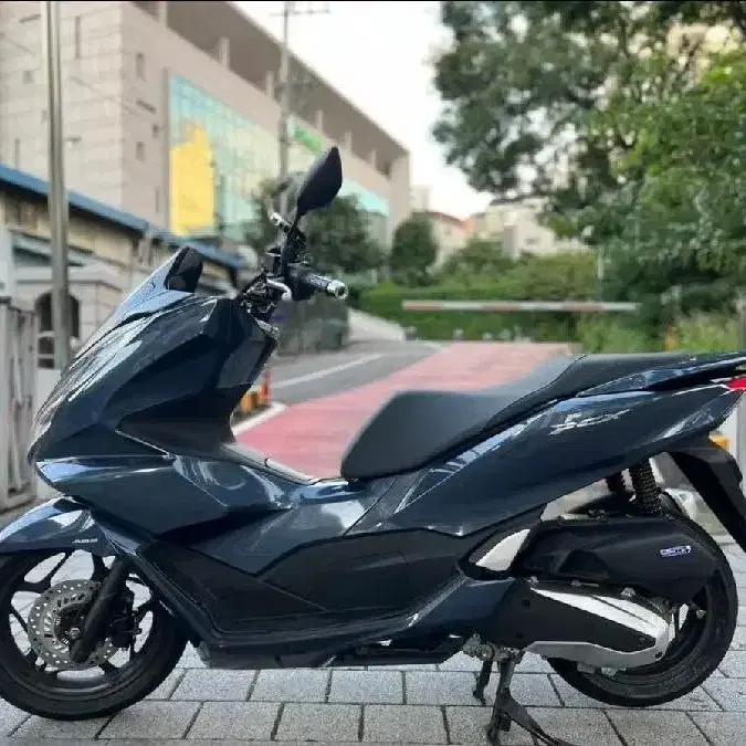 Pcx125 ABS 22년식 컨디션좋은 바이크 판매합니다