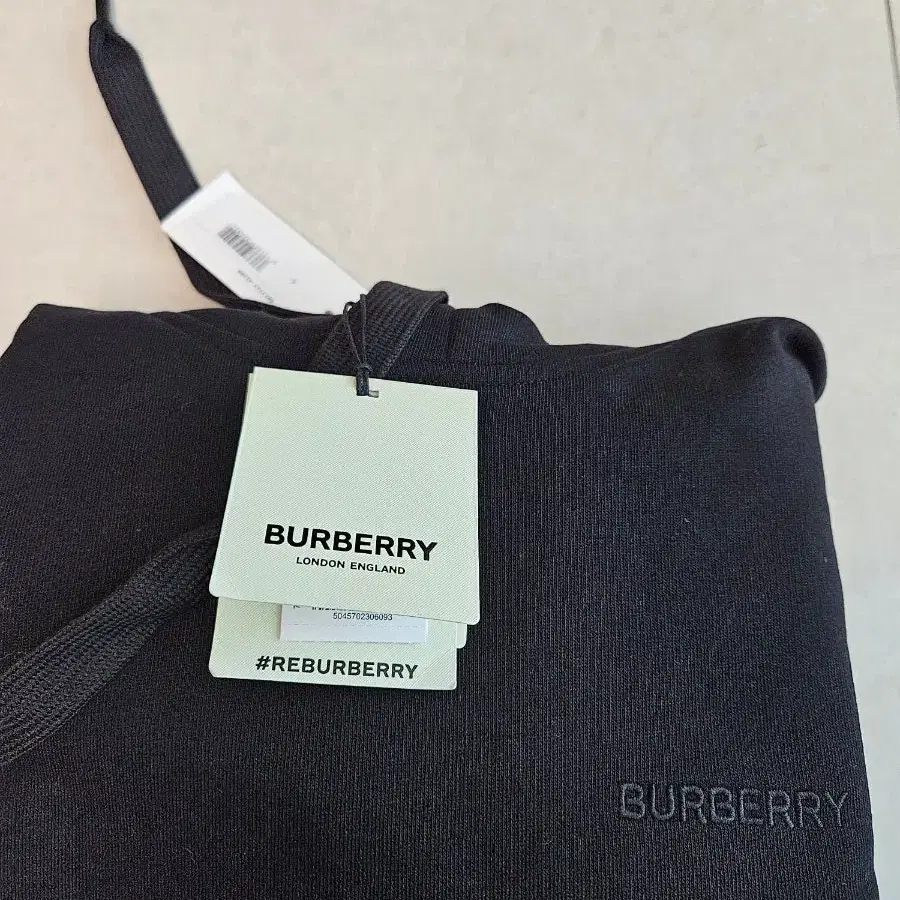 버버리 burberry 24fw 자수 로고 후드