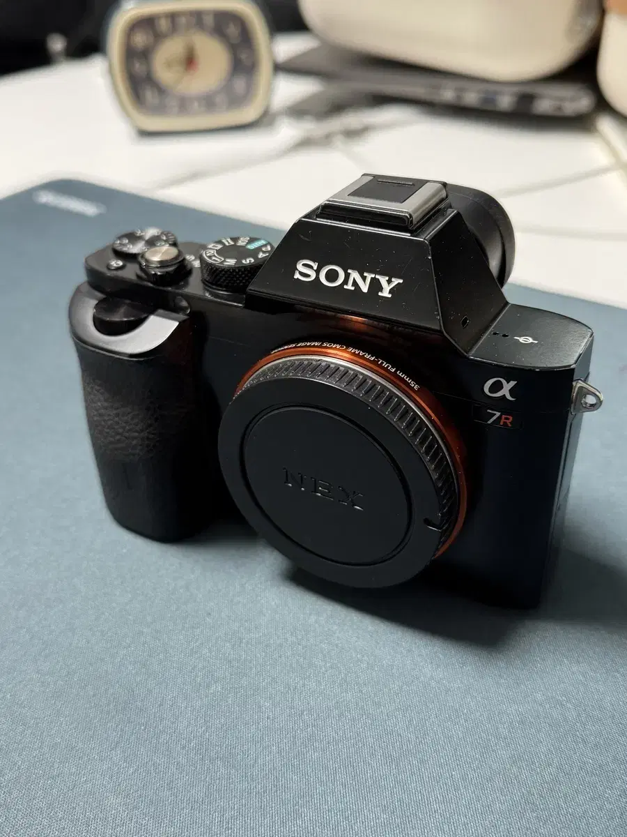 Sony a7r (1st generation), 50mm f1.8, Class A