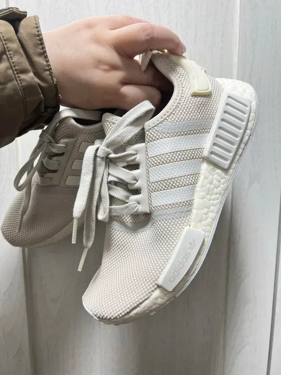 Adidas Nomad R1 Cream Beige 230 S76007