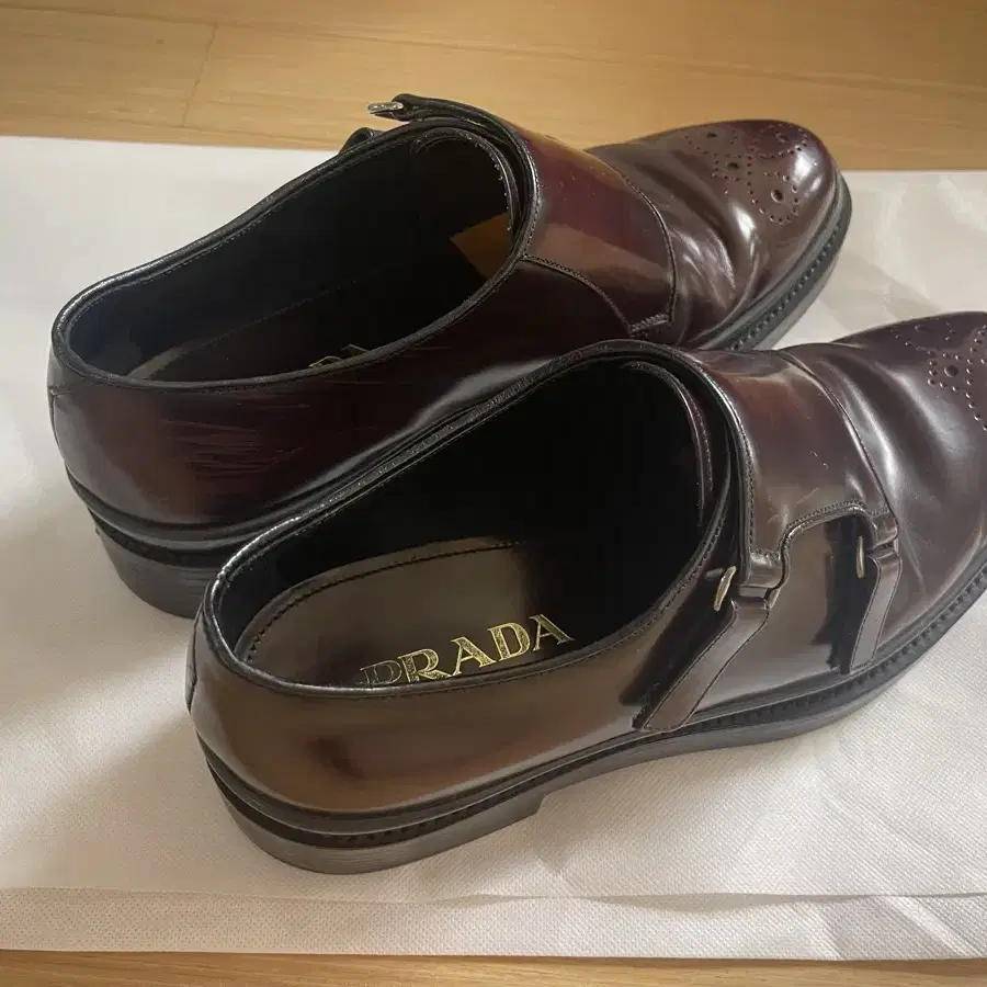 프라다 prada 버클 스트랩 남자 구두 uk size 8.5  275