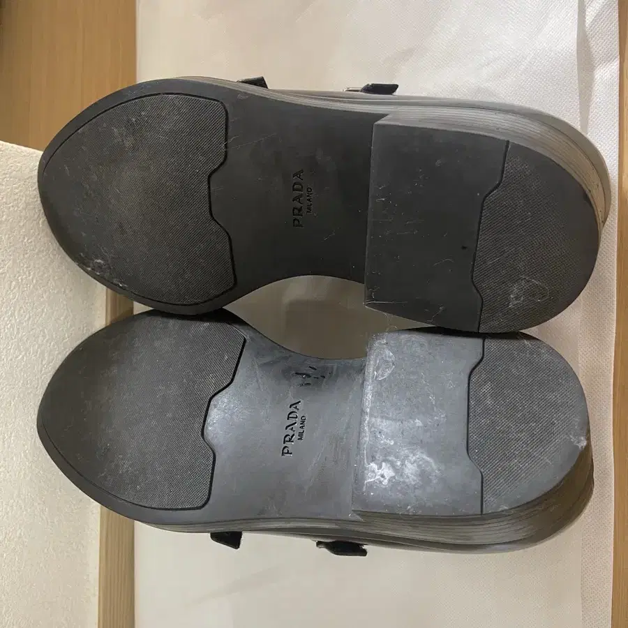 프라다 prada 버클 스트랩 남자 구두 uk size 8.5  275