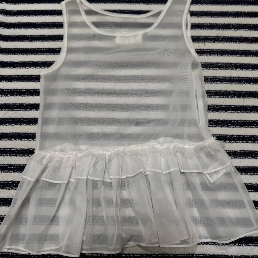 오헤시오 frill lace layered sleeveless top