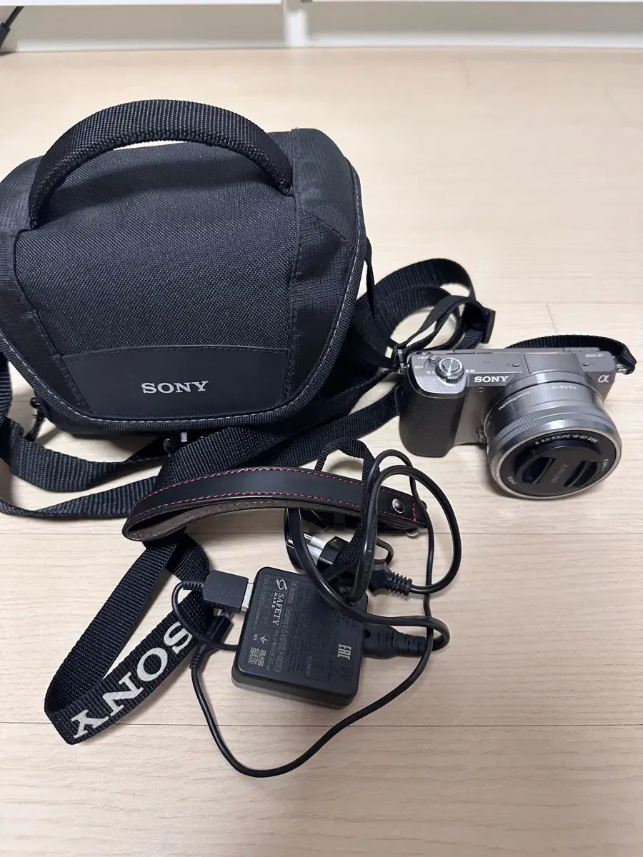 소니 SONY A5100+1650 번들렌즈 일괄 36만에 팝니다(컷수16