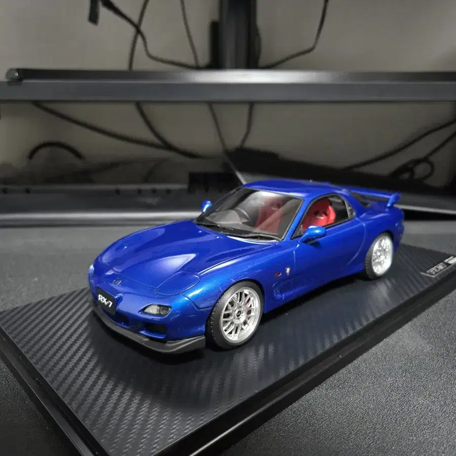 이그니션 모델 마쯔다 RX-7 (FD3S) 1:18 다이캐스트