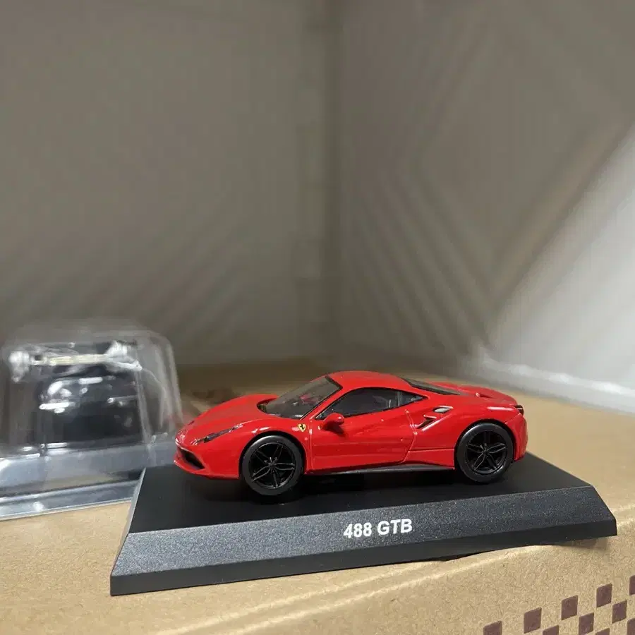 교쇼 페라리 488gtb