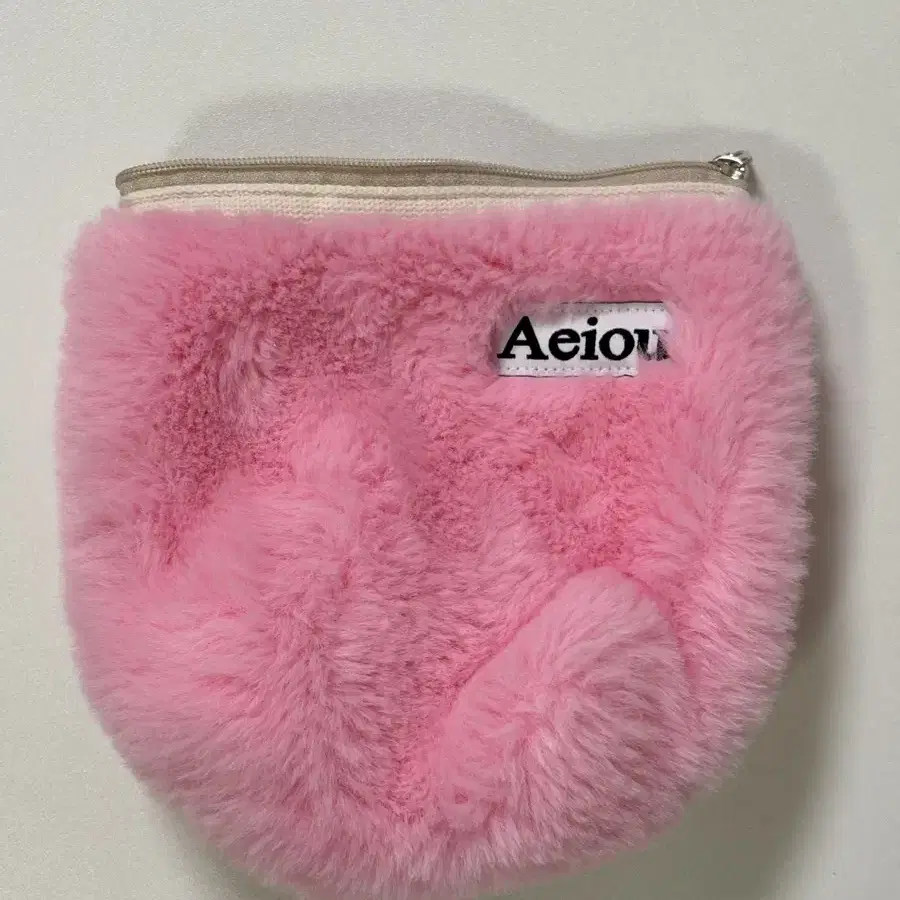 아에이오우 aeiou 파우치 M chemical pink fur