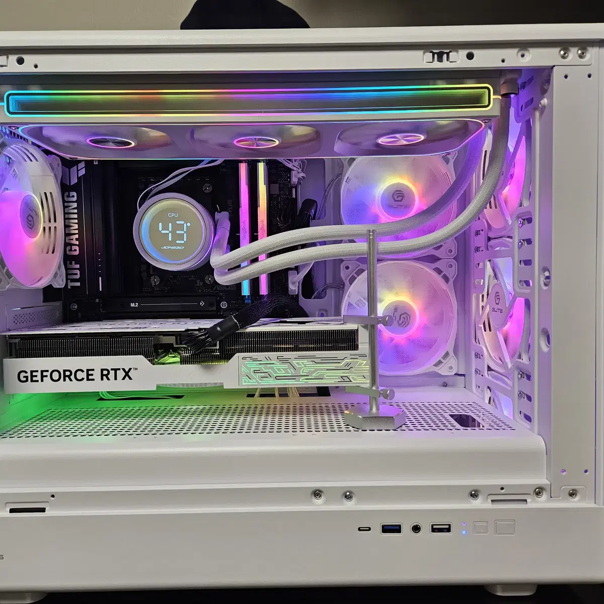 (신품) 9800x3d, b850m tuf, rtx5080 화이트 본체