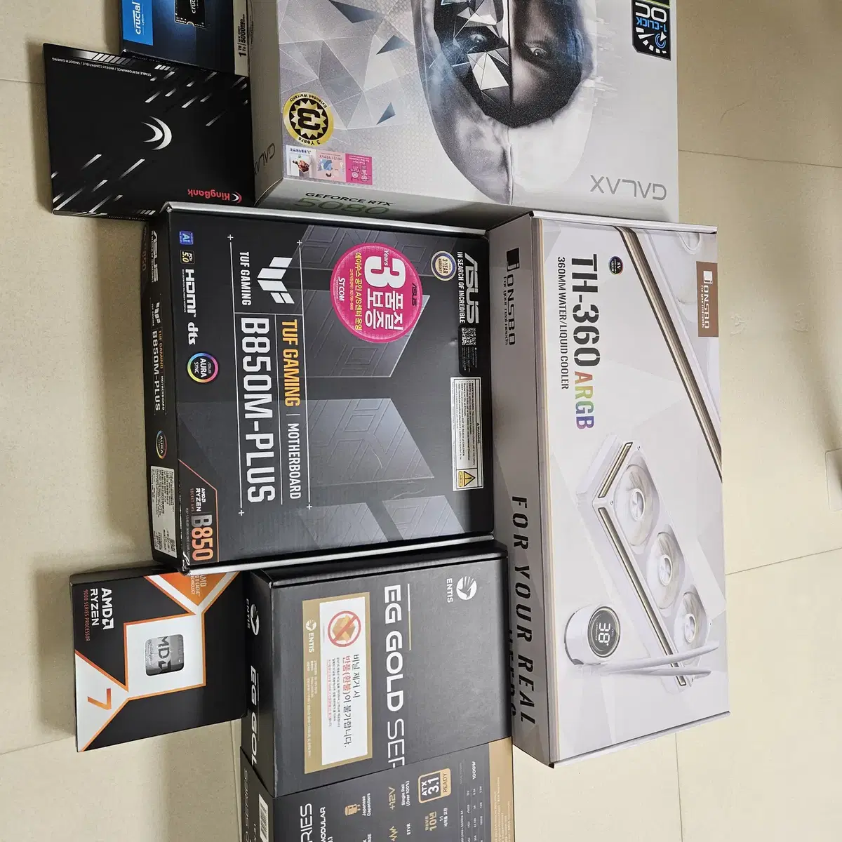 (신품) 9800x3d, b850m tuf, rtx5080 화이트 본체