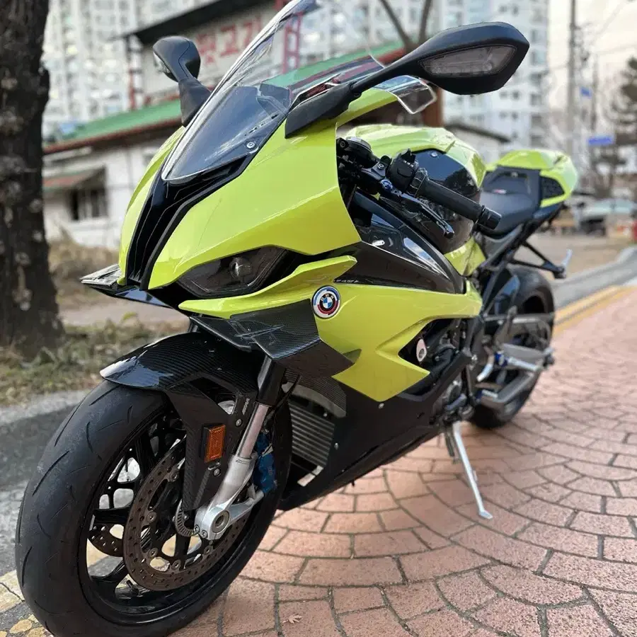 BMW M1000RR