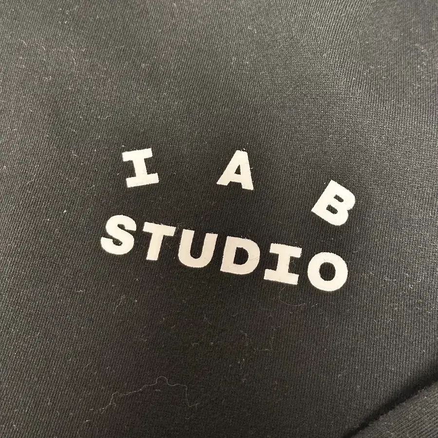 IAB STUDIO 후드티